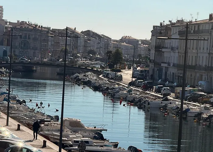 Vue Exceptionnelle Sur Le Canal